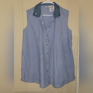 Sleeveless Blue Button-Up Maternity Shirt with Denim Collar Size Large